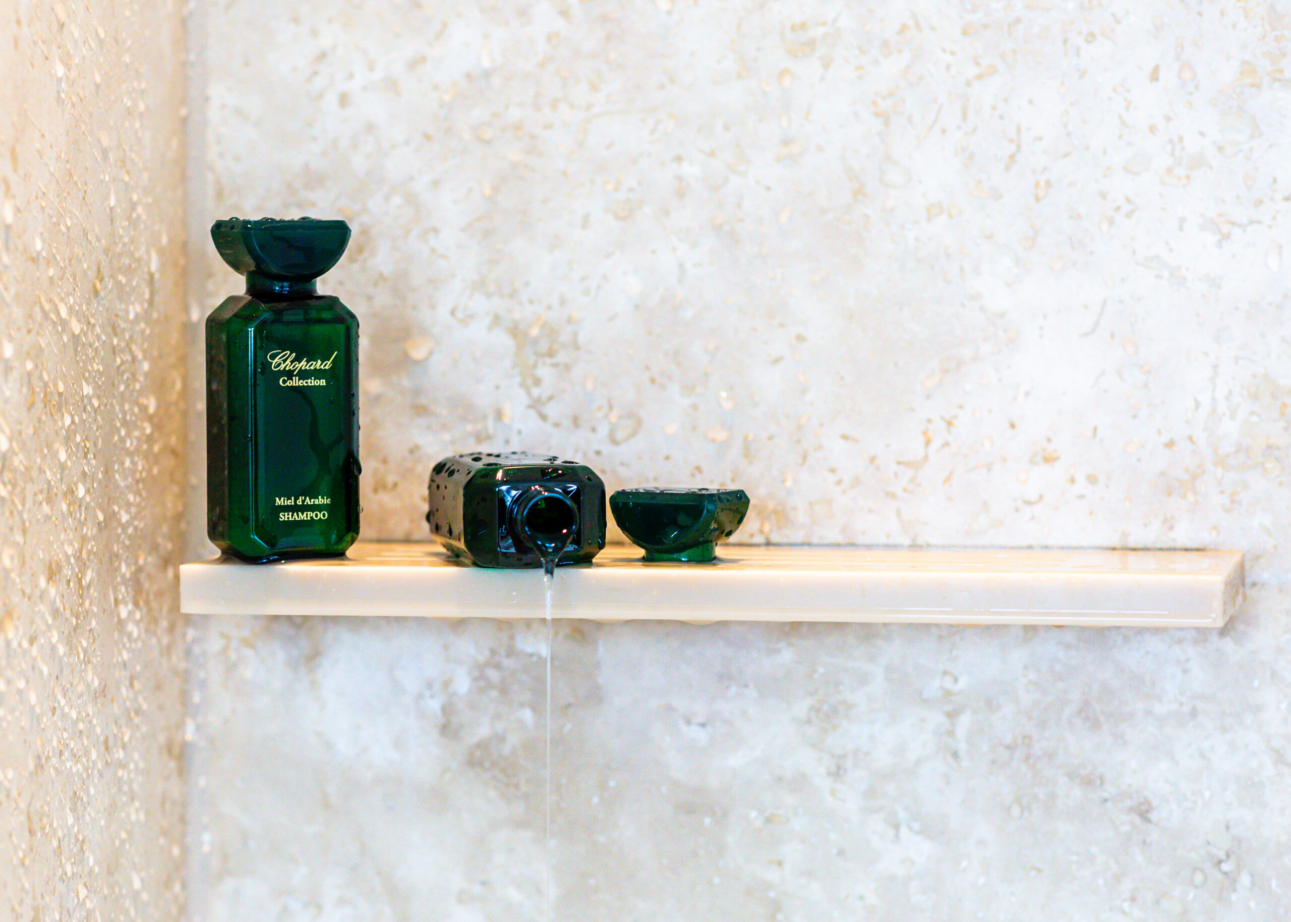 Hotel bathroom amenities illustrating EU PPWR packaging rules for hotels